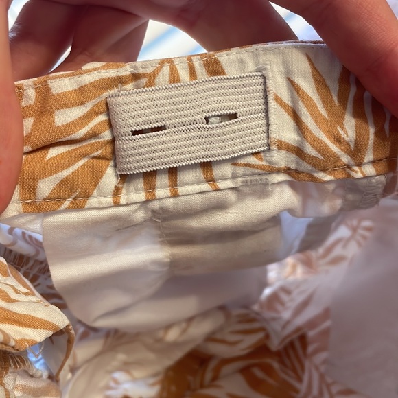 Janie and Jack 3T shorts with a orange palm tree leaf desighn - Picture 6 of 7